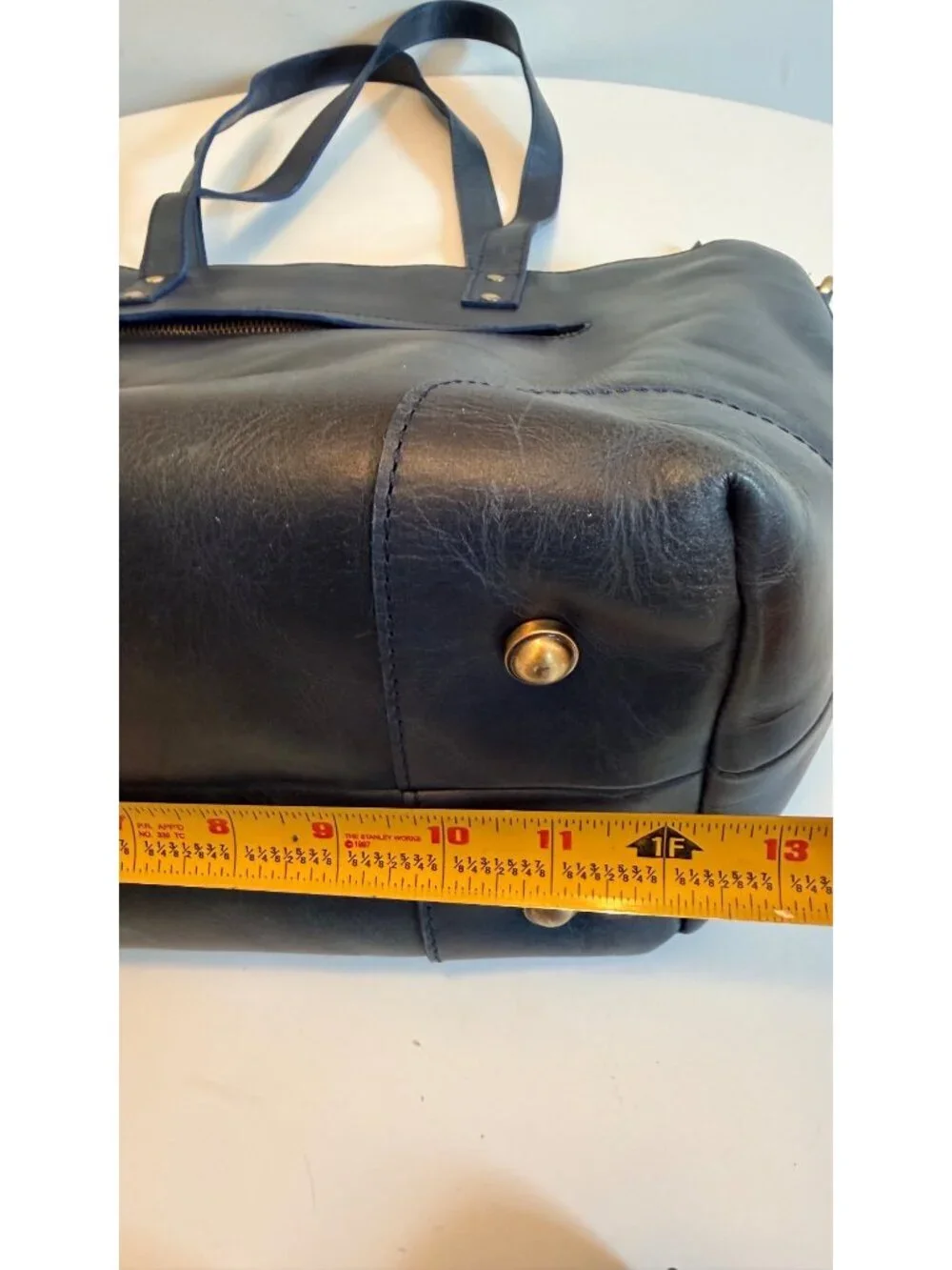 Unbranded leather tote